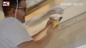 Установка светильников в натяжной потолок