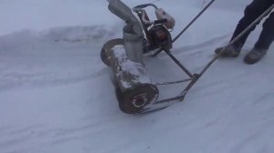 Снегоуборочная машина из бензопилы