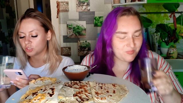Mukbang Мукбанг Кутабы с картошкой и зеленью Алоэ Читаем комментарии смотреть онлайн