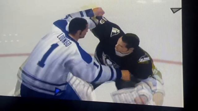Nhl 2005 first game of the season first goalie fight of the season смотреть онлайн