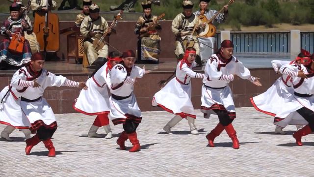 Ансамбль "САЯНЫ" - Гостеприимная Тува смотреть онлайн