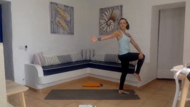 Yoga Vinyasa LIVE -per principianti- ITA - Gli otto passi dello Yoga - Niyama: SAUCHA "purezza" смотреть онлайн