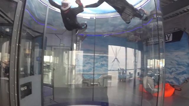 ПОЛЕТЫ В АЭРОТРУБЕ В КАЗАНИ // Аэротруба "Neofly" // АЭРОДИНАМИЧЕСКИЙ КОМПЛЕКС смотреть онлайн
