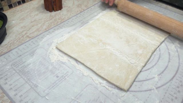 Ein einfaches Kartoffelbrötchen gefüllt mit Blätterteig! Köstliches Abendessen! смотреть онлайн