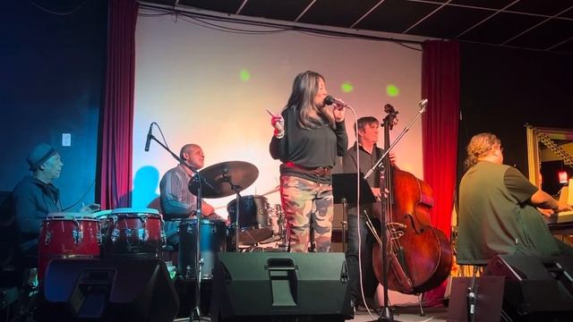 Tess Guerzon-Since I Fell For You (Lenny Welch) cover смотреть онлайн