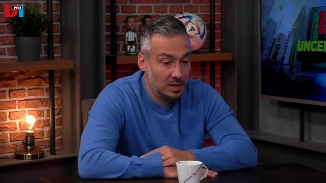Ajax staat in brand, maar de oplossing is simpel | VI UNCENSORED смотреть онлайн