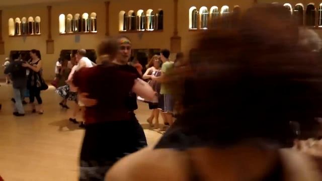 The "Free Raisins" at Glen Echo, MD Contradance 2012-07-27 / CALLER: Michael Barraclough смотреть онлайн