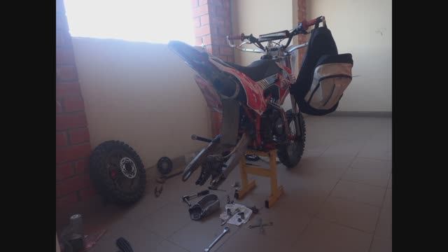 питбайк bse mx 125 замена масла, приводной цепи и звезд смотреть онлайн