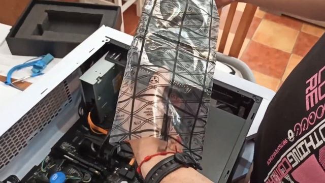 Cómo cambiar tu tarjeta gráfica *MSI AMD RADEON RX 6500 XT* смотреть онлайн