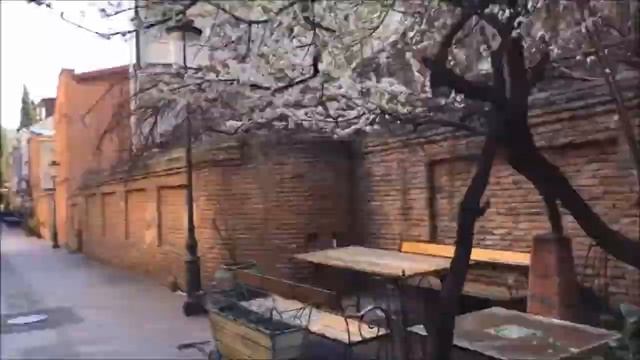 Онлайн Экскурсия: Старый город - Сердце Тбилиси с Туристической Компанией Hop On Hop Off Tbilisi смотреть онлайн