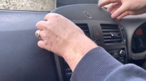 Toyota Avensis T270, car stereo removal, 2008 to 2015.