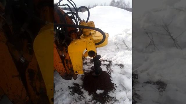 Бурение скважин под столбы при помощи буровой установки на мини-погрузчик смотреть онлайн