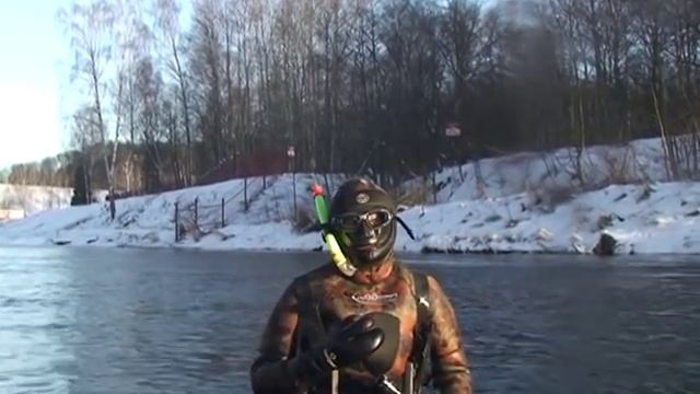 ПОДВОДНАЯ ОХОТА ЗИМОЙ | Подводные просторы России смотреть онлайн