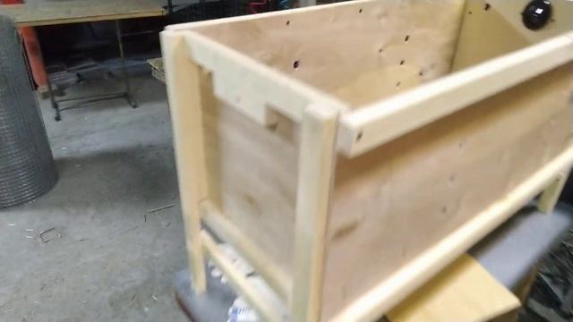 Обзор/Купить брудер с датчиком для 60 перепелят Удобный№4 интернет магазин - Большой фермер смотреть онлайн