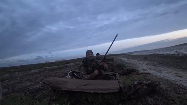 Ч.1 Охота на утку с чучелами на большой воде.Конец сентября.Моя первая охота в сезоне))) смотреть онлайн