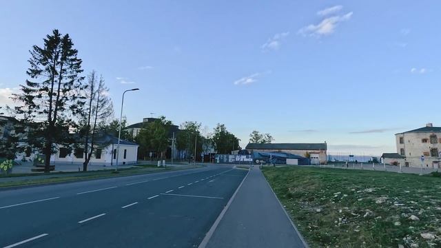 Как Живут Люди в Эстонии. Пустые Рестораны. Пешком Через Границу с Россией смотреть онлайн