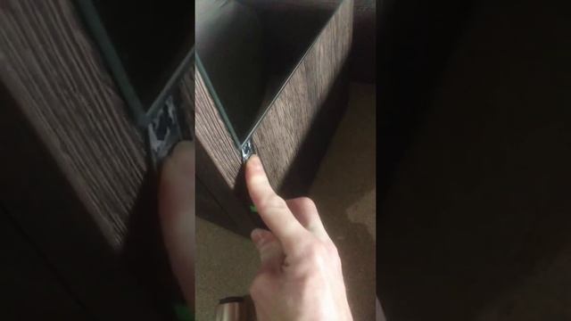 Shorts. Как снять зеркало приклееное на двухсторонний скотч! смотреть онлайн