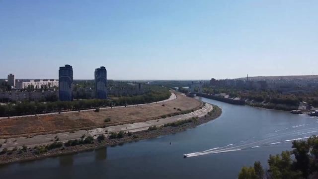 Волгоград квадрокоптер Маяк? / ヴォルゴグラード ドローン 灯台？　ПОЛОВЕЦКИЕ ПЛЯСКИ　韃靼人の踊り смотреть онлайн