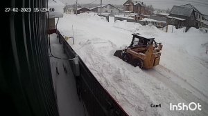 МКСМ 800 в деле, уборка снега на мини погрузчике. Зетор сила.