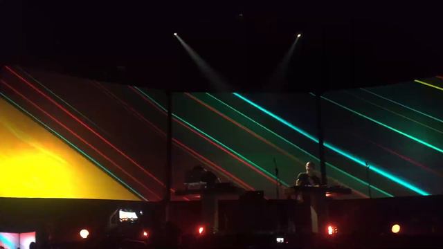 Thom Yorke & Nigel Godrich – The Clock @ Club 2 Club Turin, Italy смотреть онлайн