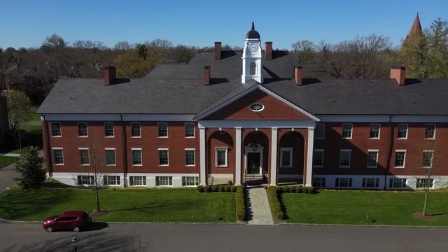 Учительница всё время унижала ребёнка, но когда узнала кто его родители… смотреть онлайн