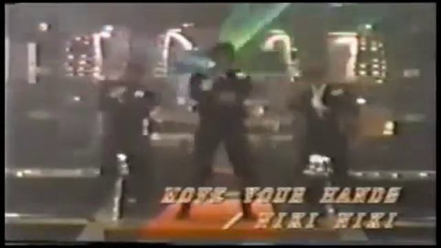 MOVE YOUR HANDS IN THE AIR TONIGHT - NIKI NIKI смотреть онлайн