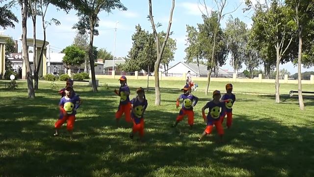 Интерактивная онлайн - минутка от участников ТСК "Индиго" "Танцует лето" - танец "Колёсики" смотреть онлайн