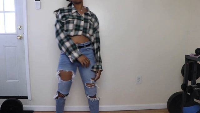 How to Style BLUE JEANS for SPRING/SUMMER 2021 смотреть онлайн