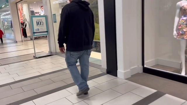 ВОТ где люди в нашем «Голливуде» ПРОГУЛЯЕМСЯ по МОЛЛУ смотреть онлайн