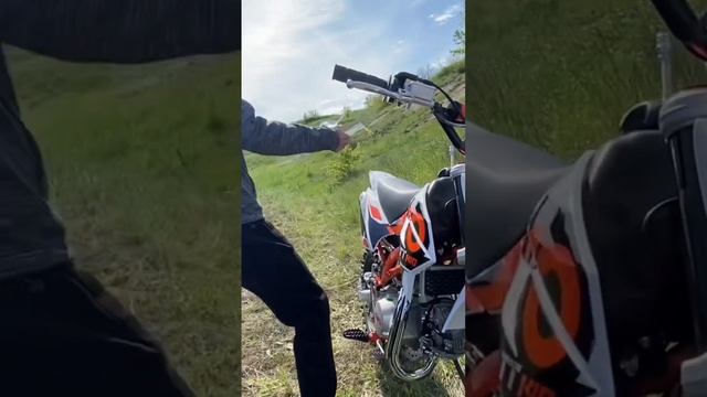 ПОЕХАЛИ НА ПИТБАЙКЕ ВДВОЕМ? #друзья #питбайк #покатушки смотреть онлайн