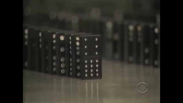 "On the Road" classic: Domino-toppling смотреть онлайн