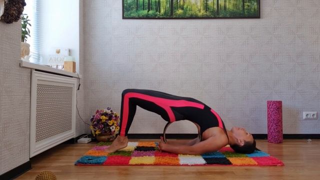Йога колесо. Прогибы. Здоровый позвоночник. Гибкое тел. Растяжка передней поверхности тела. смотреть онлайн