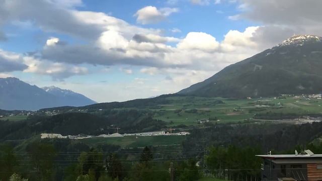 Вечерняя феерия с радужным мостом