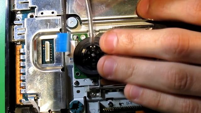 PS2 читает диски через раз - Ремонт и разбор приставки смотреть онлайн