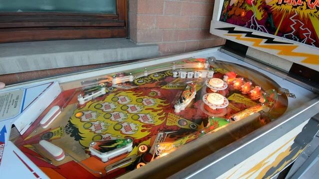 1977 Pinball Machine Gottlieb Fire Queen Flipper - 2 player - смотреть онлайн