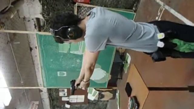 Просто стреляю в тире с Ярыгина в первый раз . смотреть онлайн