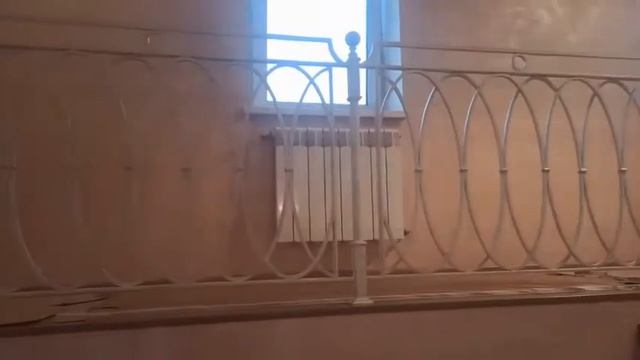 Современное кованое ограждение для полувинтовой лестницы смотреть онлайн