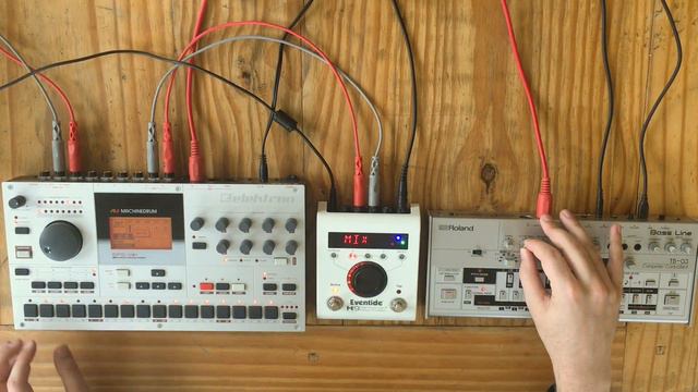 Gradient (Machinedrum, TB-03, H9) смотреть онлайн