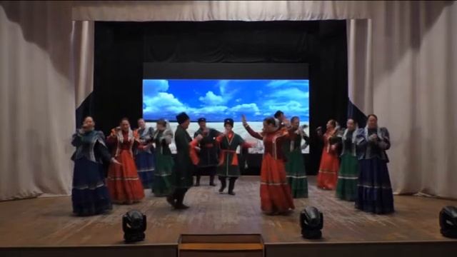 "Матушка Россия" в исполнении народного ансамбля казачьей песни "Раздолье" смотреть онлайн