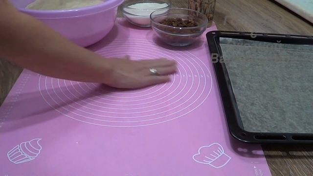 Булочки-рулончики с изюмом. Готовим с Оксаной Валерьевной. смотреть онлайн