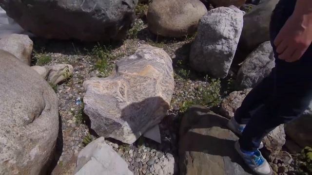 Обзор эксклюзивных камней для ландшафтного дизайна от сайта Камни Кавказа смотреть онлайн