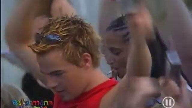 Gunther And The Sunshine Girls   Ding Dong Song Live At Ballermann