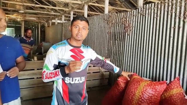 রেকর্ড পরিমাণ কমলো পেঁয়াজের দাম | আজকের পেঁয়াজ রসুনের পাইকারি বাজার দাম কত জানুন | Kushtia Tv News смотреть онлайн