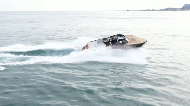 NEREA YACHT 24 DELUXE DARK BRONZE смотреть онлайн