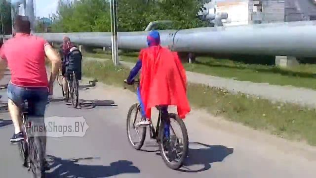 Супермен в Пинске на велопробеге. смотреть онлайн