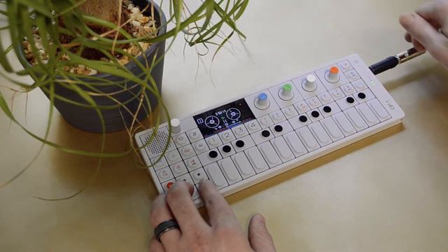 OP1 AMBIENT DRONE TAPE LOOP смотреть онлайн