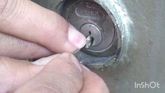 COMO SACAR LLAVE ROTA DE CHAPA O DEL SUICHE DE MOTO O CARRO смотреть онлайн
