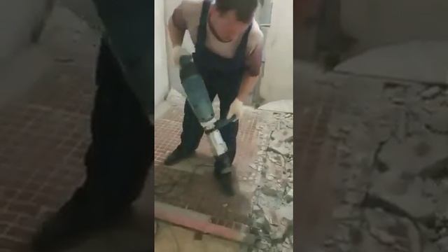 Демонтаж пола электрическим отбойным молотком смотреть онлайн