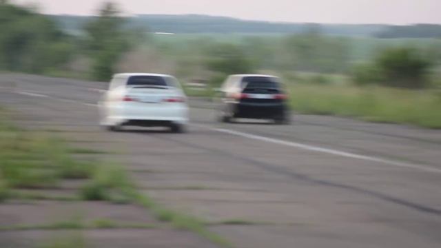 Две Honda Sir-t / форсаж Минусинск 11.06.11 смотреть онлайн