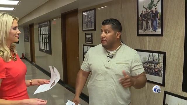 Detroit's Most Wanted: Fugitive Henry Ford cuts off tether, steals Ford vehicles across Detroit смотреть онлайн